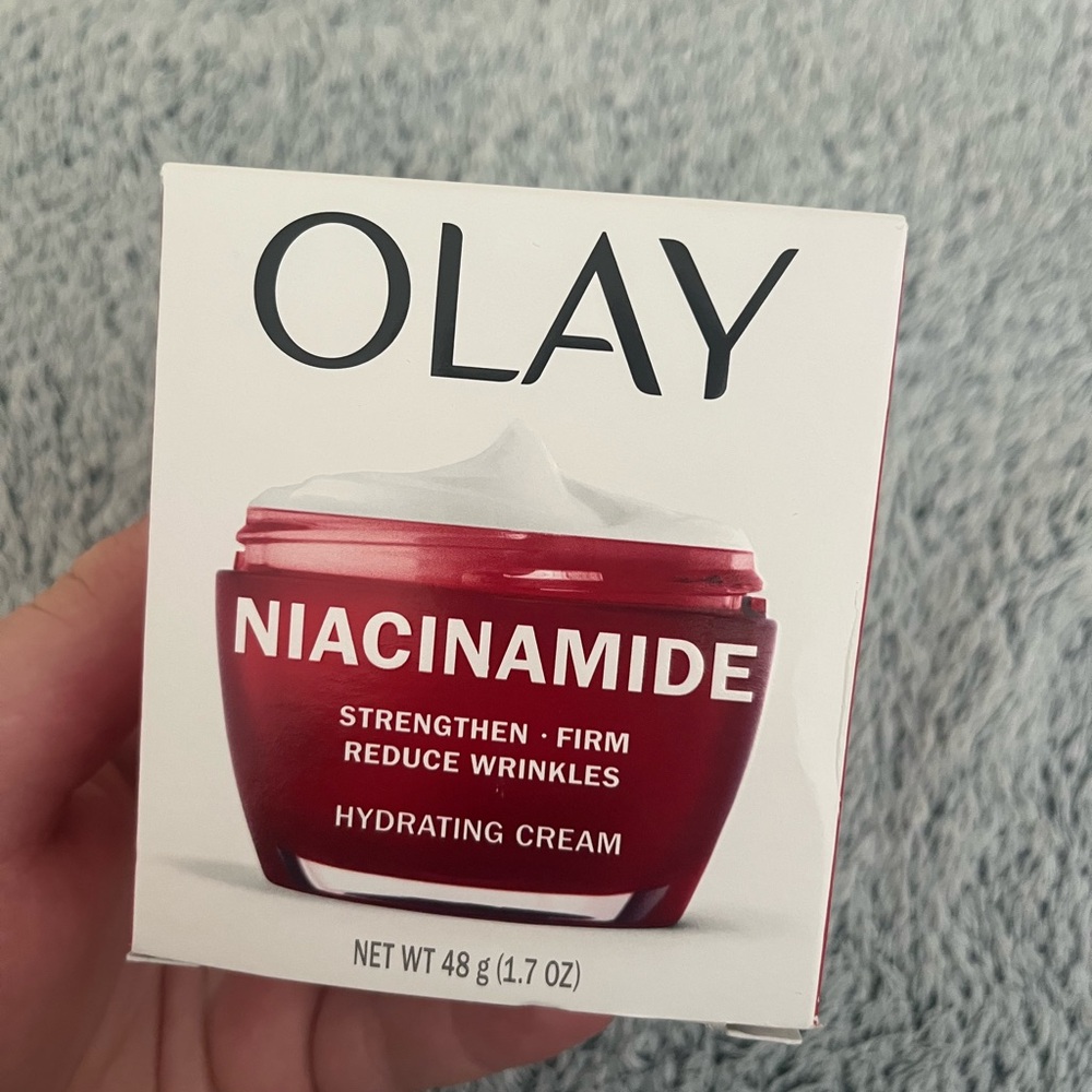Olay Red Hydrating Cream with Niacinamide